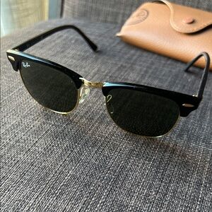 Ray Banclub master with green lens
Made in Italy.  Never use